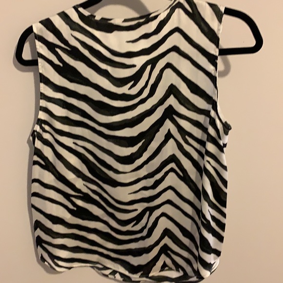 Zebra print sleeveless top - Picture 4 of 4